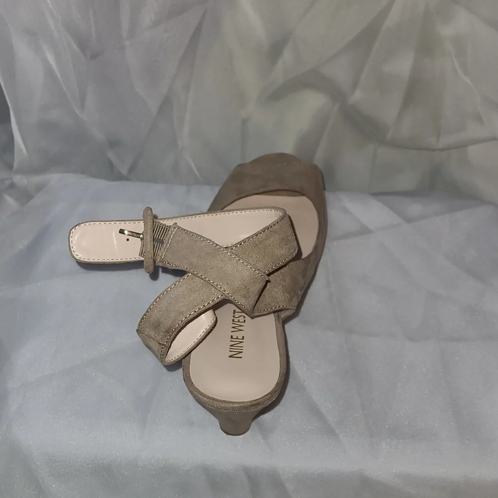 NINE WEST WEDGE STRAP AROUND THE ANKEL, GU - Picture 3 of 4